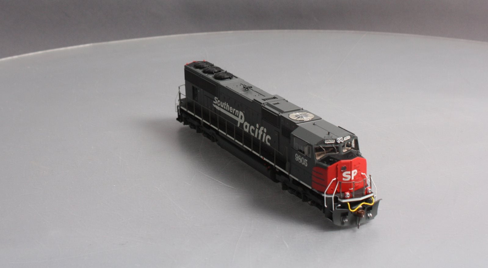 Athearn G69303 HO Southern Pacific EMD SD70M Diesel Loco w/DCC & Sound #9805