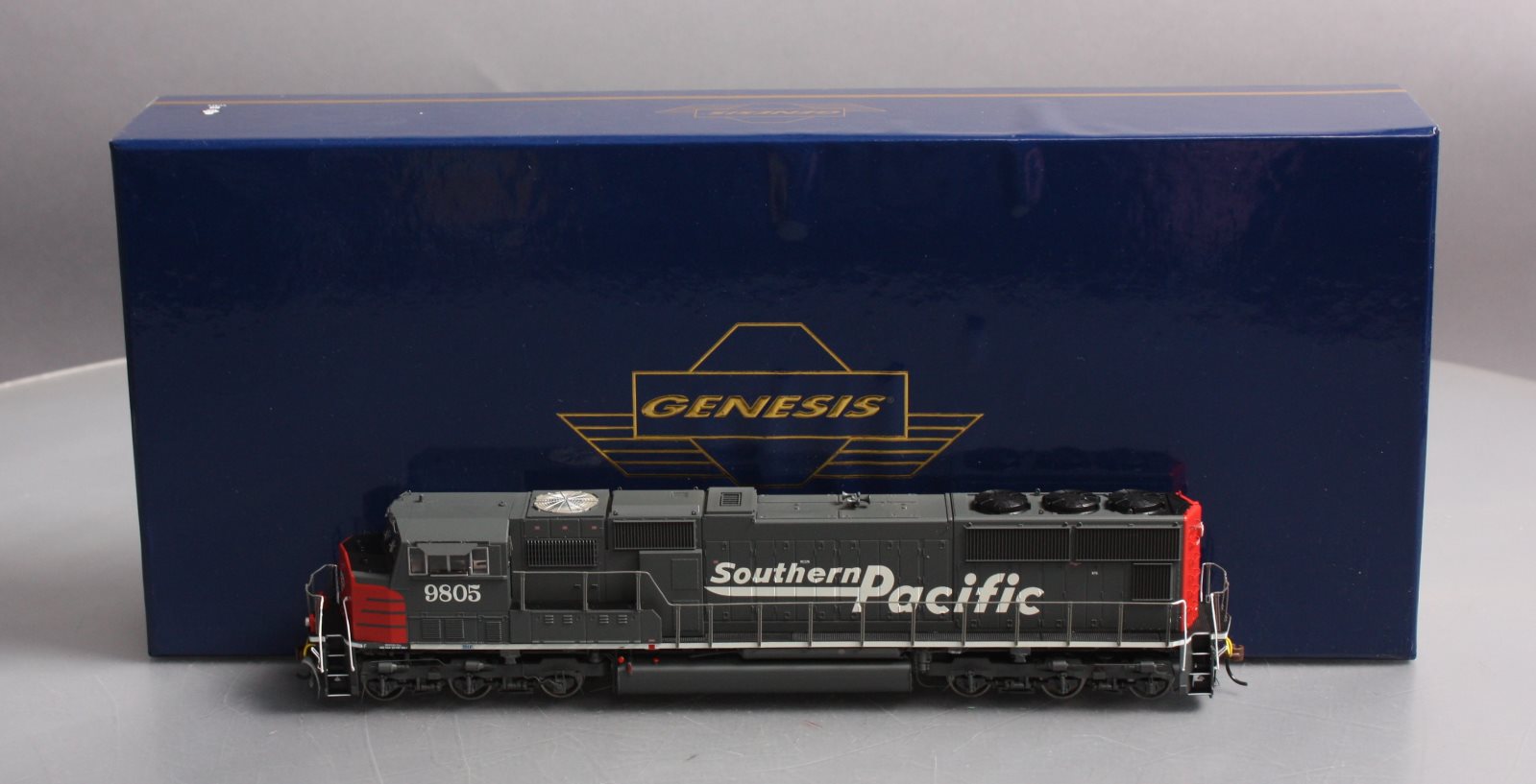 Athearn G69303 HO Southern Pacific EMD SD70M Diesel Loco w/DCC & Sound #9805