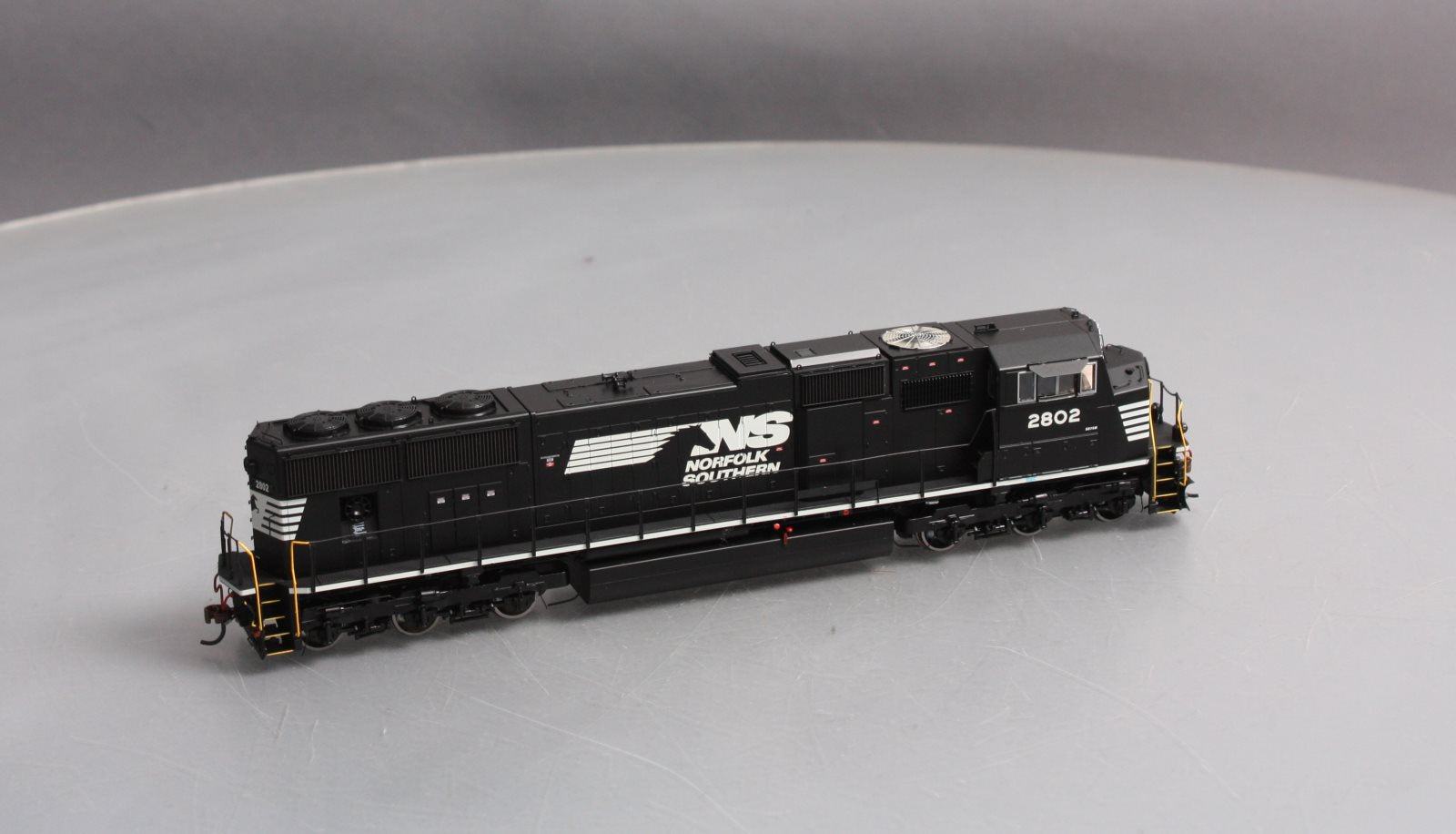Athearn G69316 HO Norfolk Southern EMD SD75M Diesel Loco w/DCC & Sound #2802