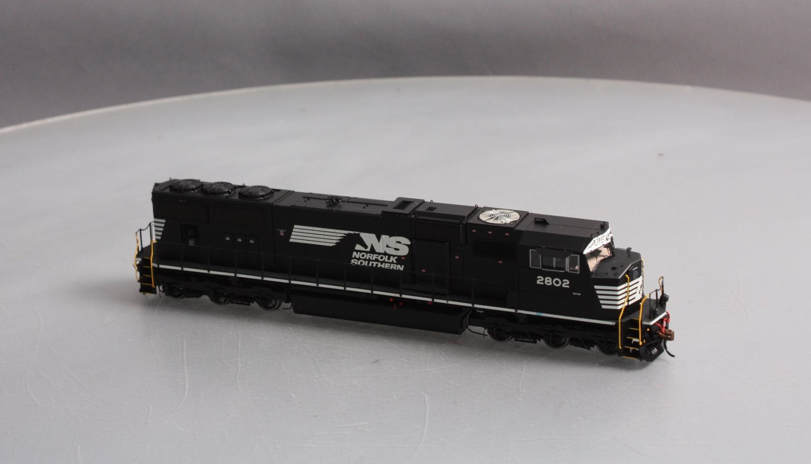 Athearn G69316 HO Norfolk Southern EMD SD75M Diesel Loco w/DCC & Sound #2802