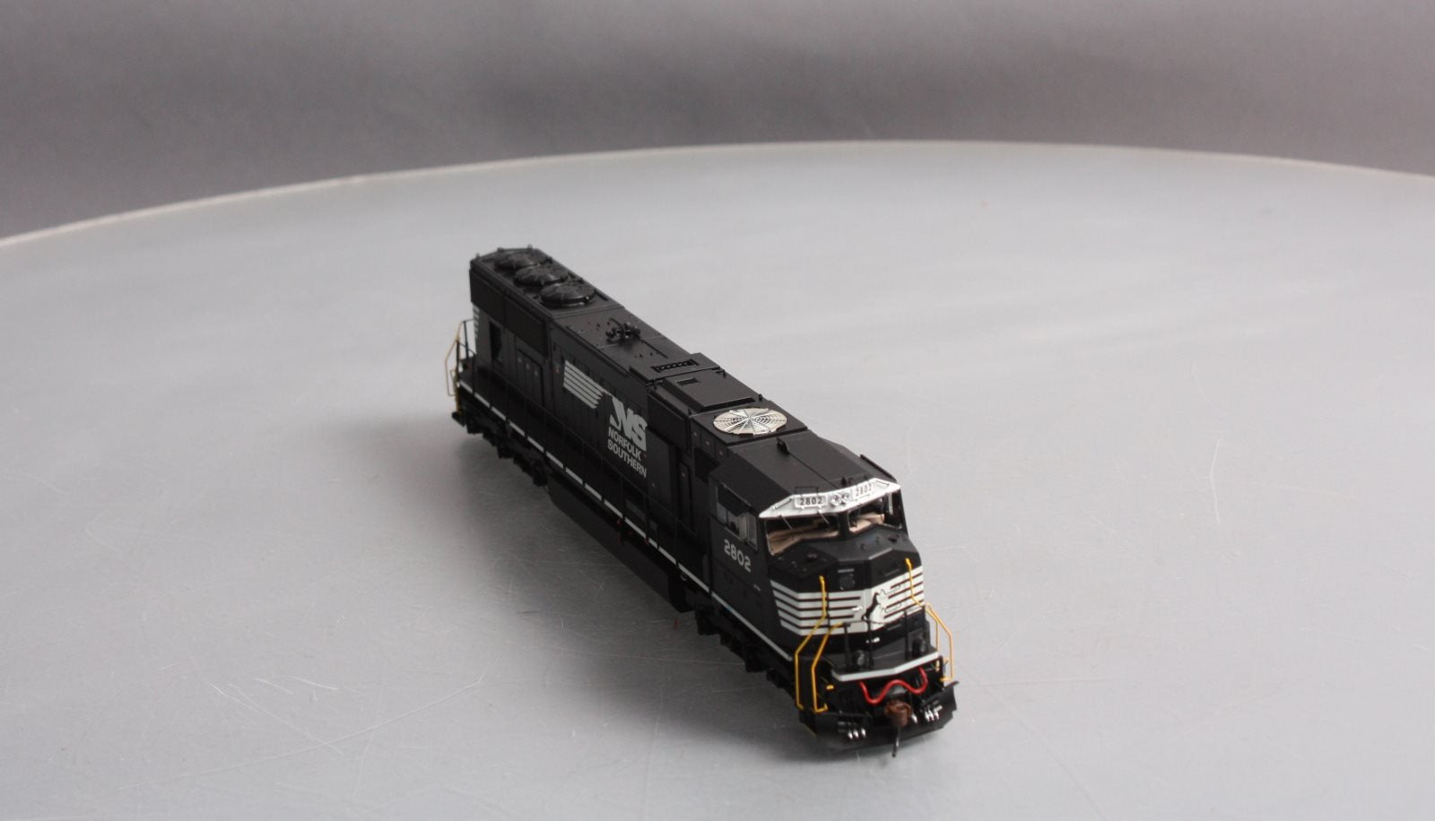 Athearn G69316 HO Norfolk Southern EMD SD75M Diesel Loco w/DCC & Sound #2802
