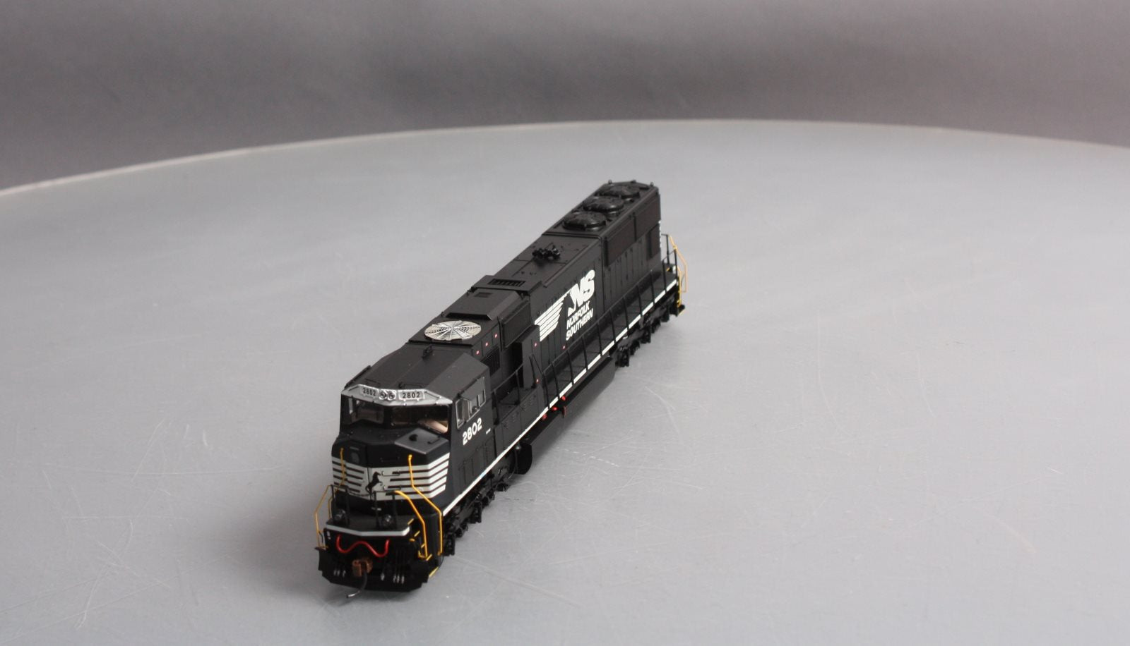 Athearn G69316 HO Norfolk Southern EMD SD75M Diesel Loco w/DCC & Sound #2802