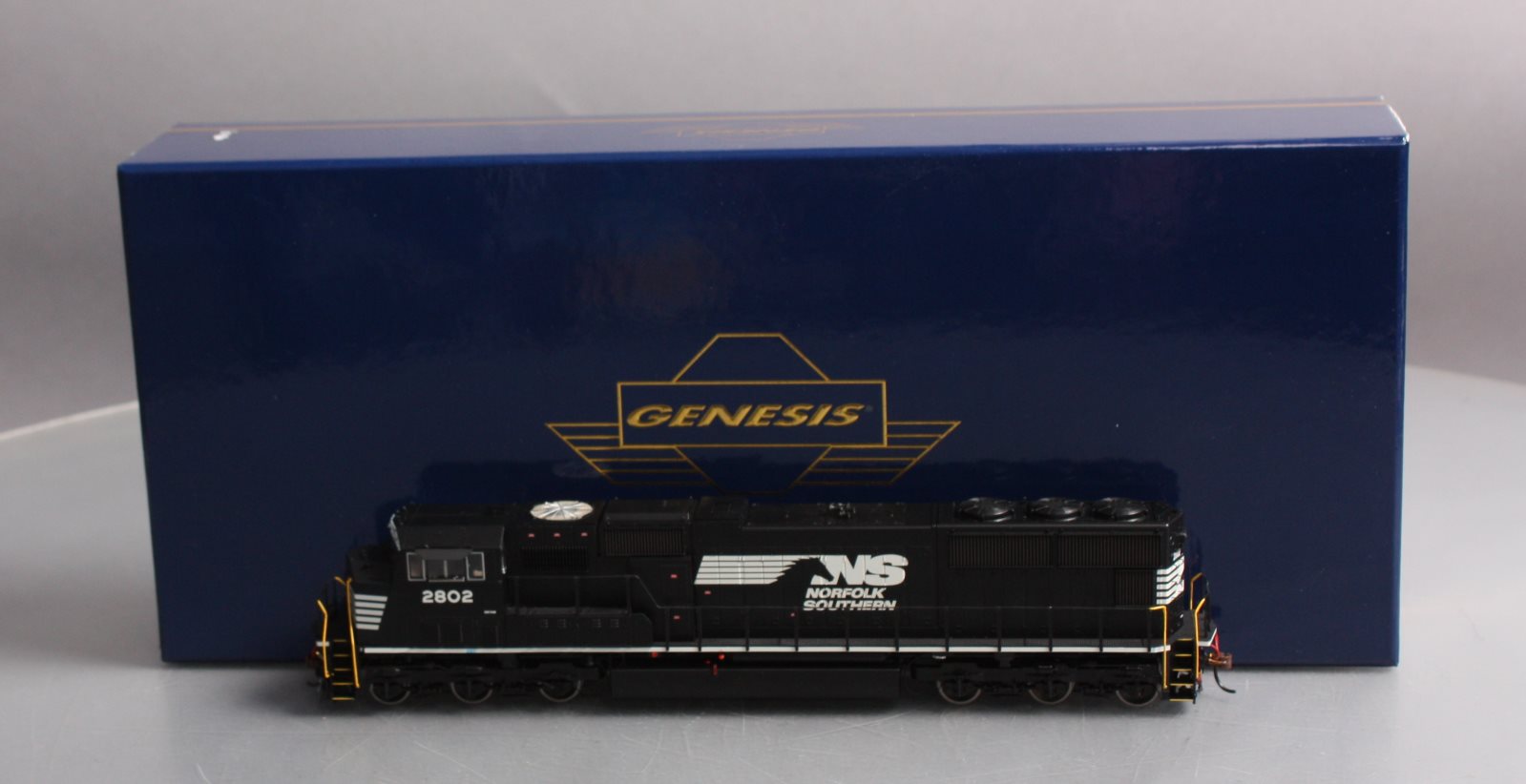 Athearn G69316 HO Norfolk Southern EMD SD75M Diesel Loco w/DCC & Sound #2802