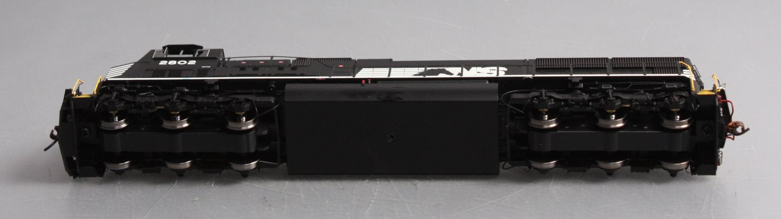 Athearn G69316 HO Norfolk Southern EMD SD75M Diesel Loco w/DCC & Sound #2802