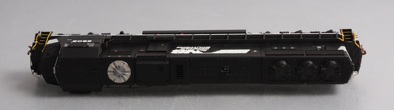 Athearn G69316 HO Norfolk Southern EMD SD75M Diesel Loco w/DCC & Sound #2802