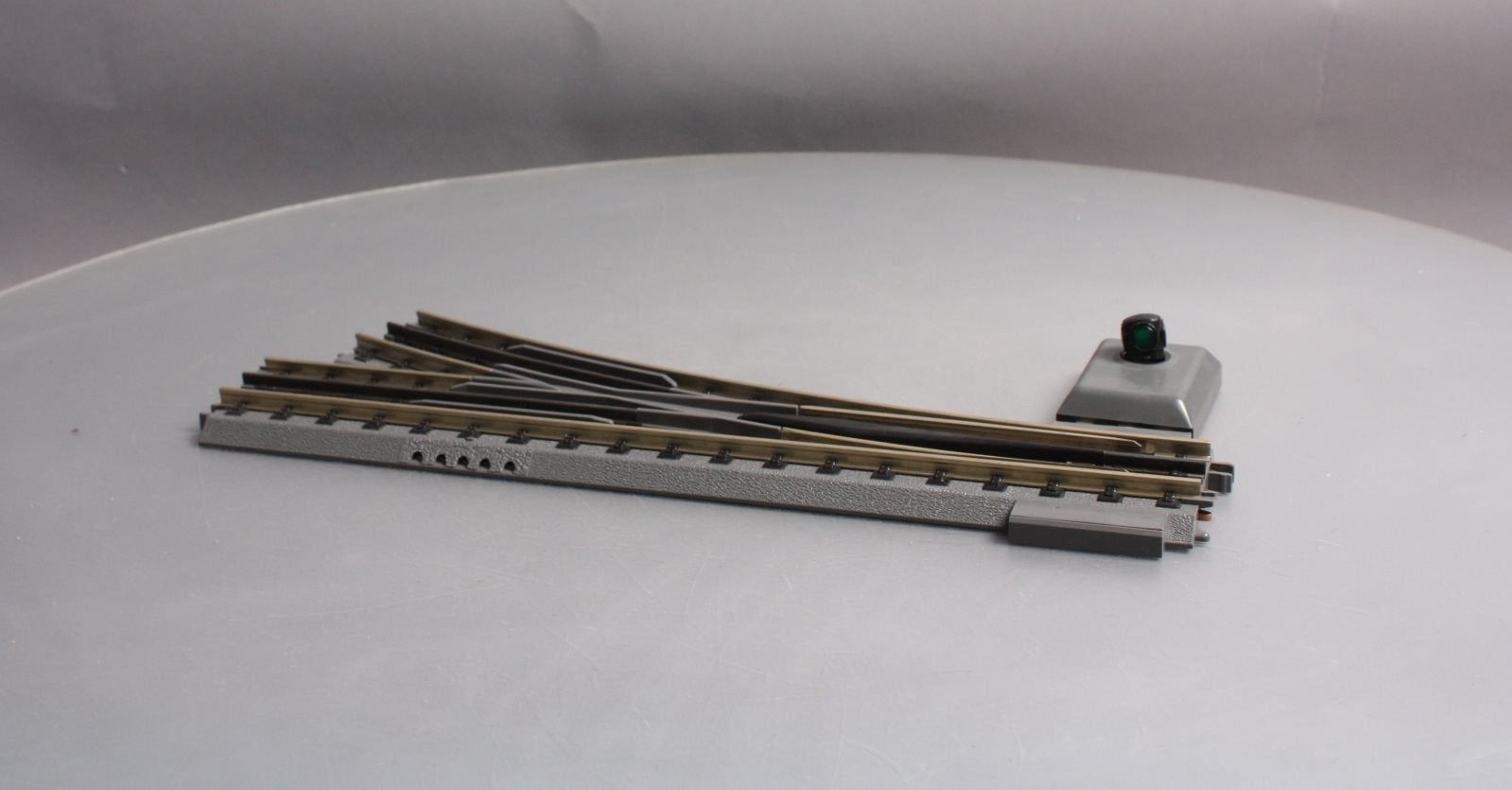 MTH 40-1020 O72 RealTrax Nickel Silver Right Hand Remote Switch Turnout