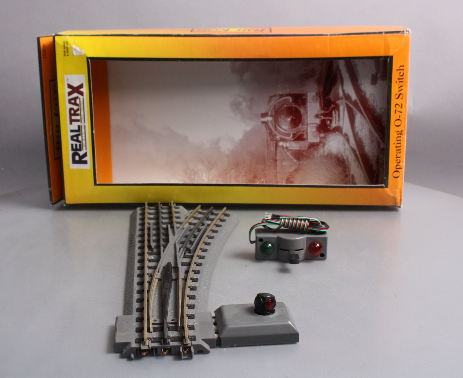 MTH 40-1020 O72 RealTrax Nickel Silver Right Hand Remote Switch Turnout  LN/Box