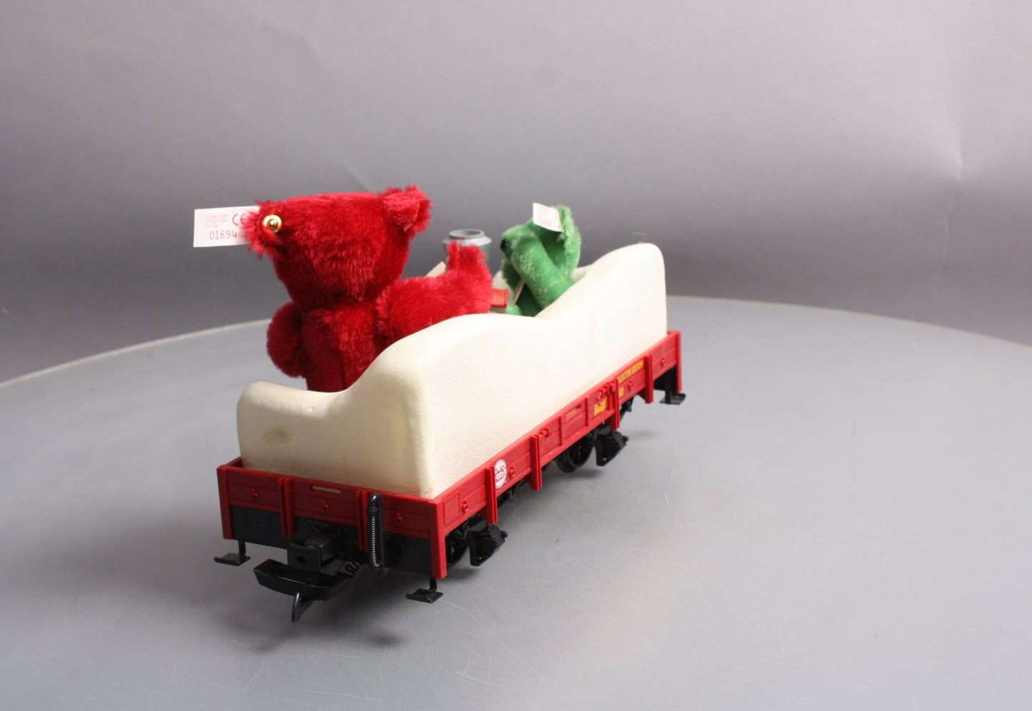 LGB 43100 G Scale Flatcar w/ Red & Green Steiff Bears LN/Box