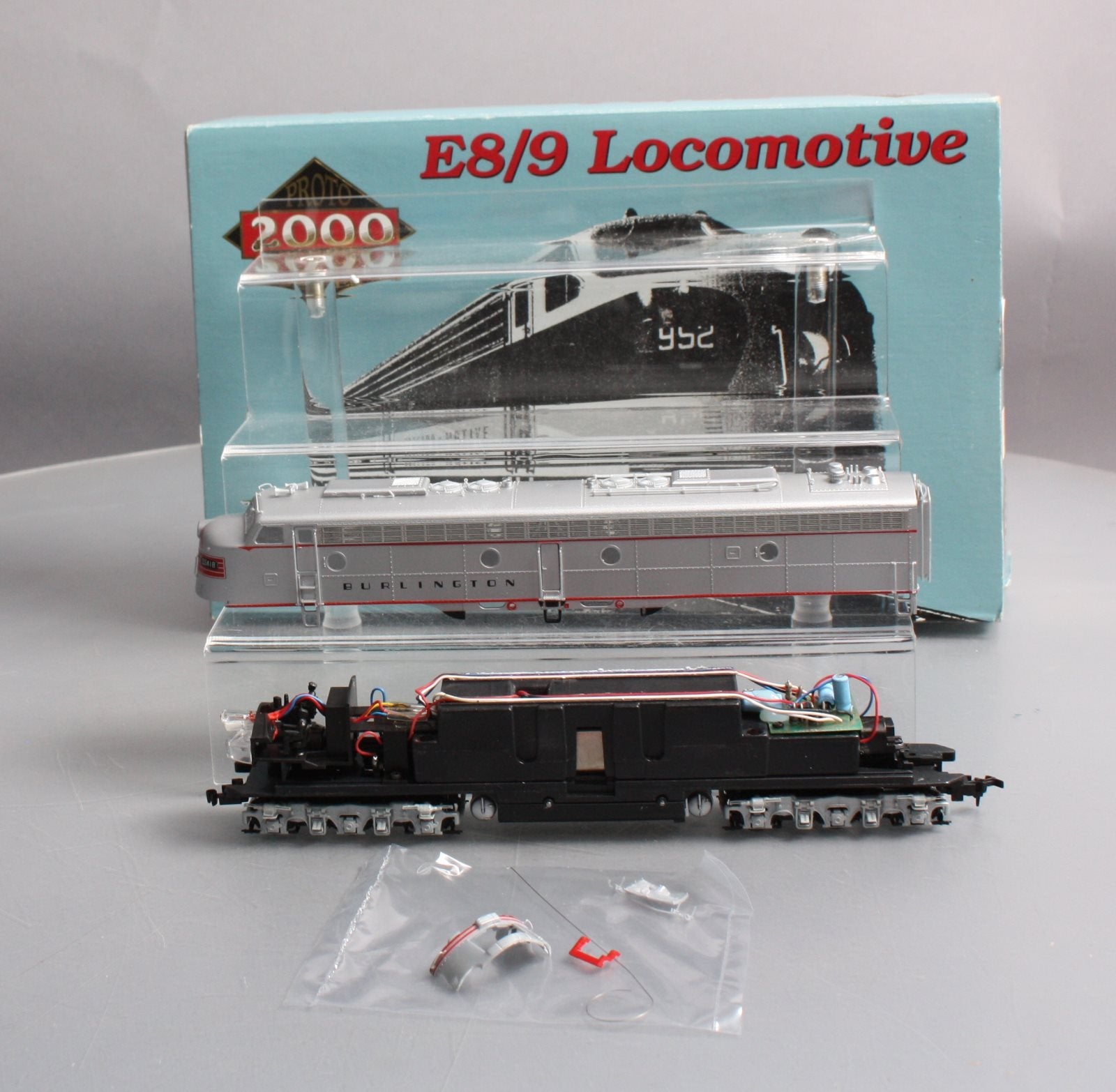 Proto 2000 8187 HO Scale Chicago Burlington & Quin E8/9 Diesel Locomotive #9941B LN/Box