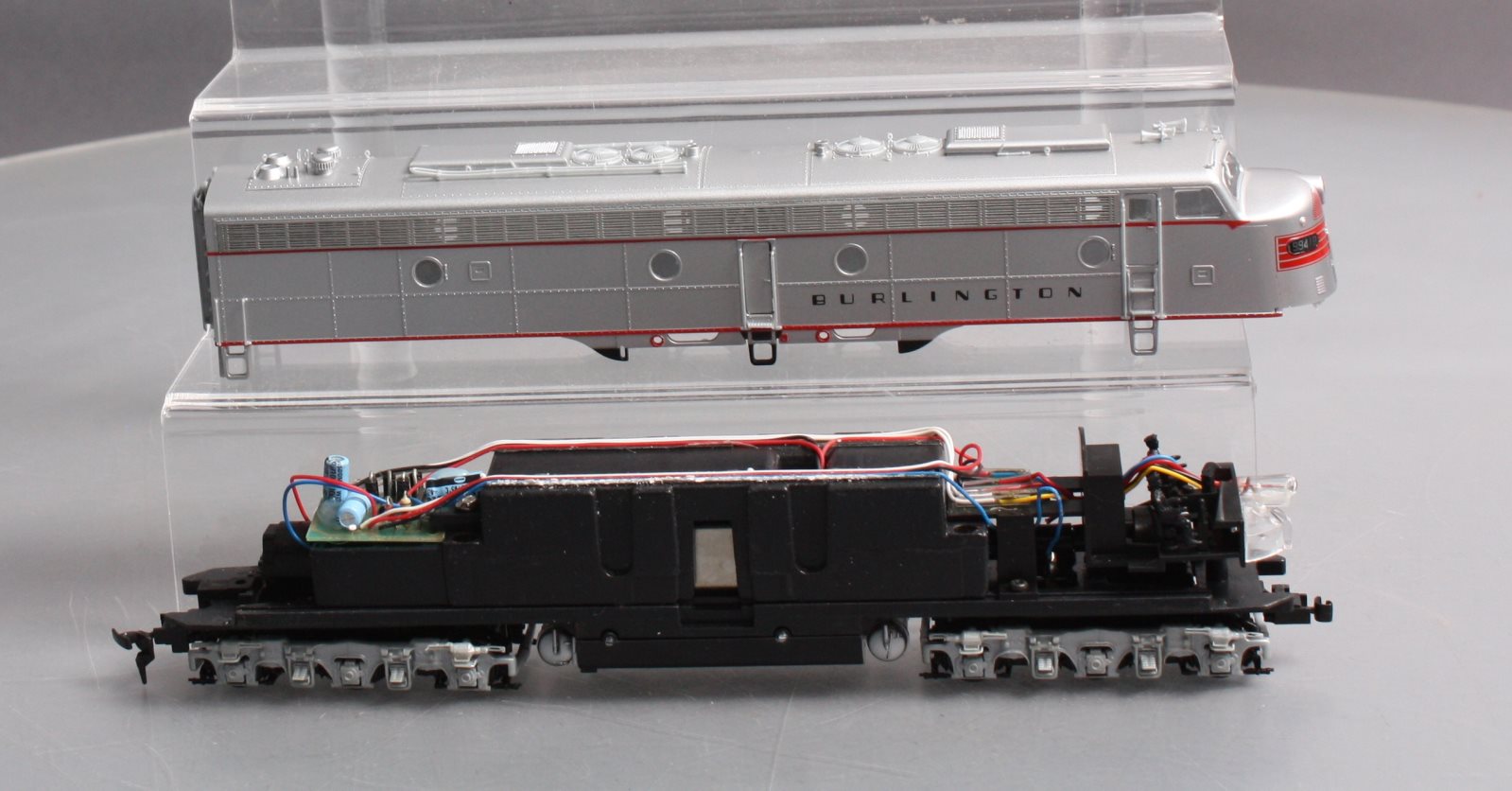 Proto 2000 8187 HO Scale Chicago Burlington & Quin E8/9 Diesel Locomotive #9941B LN/Box