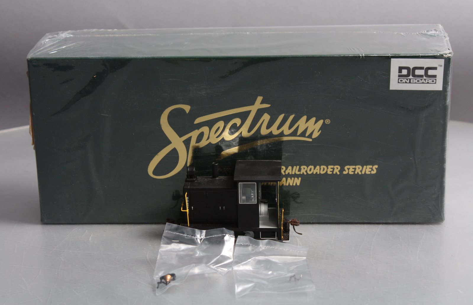 Bachmann 28195 On30 Painted & Unlettered 0-4-0 Side Rod Gas Mech Loco (Yellow)