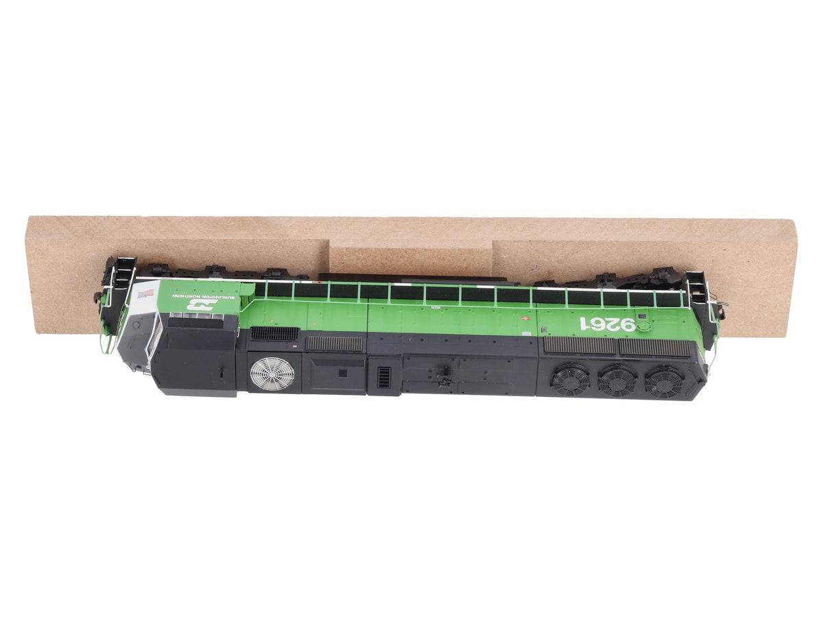 Athearn G67353 HO Scale Burlington Nortern SD60M Diesel Locomotive #9261 NIB