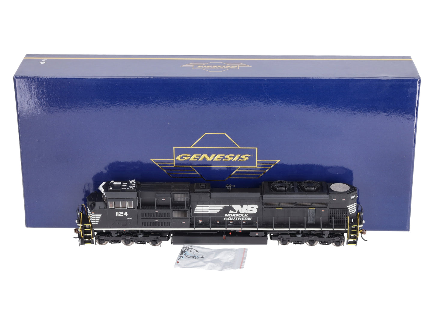Athearn G68882 HO NS SD70ACe Diesel Locomotive with DCC & Sound #1124