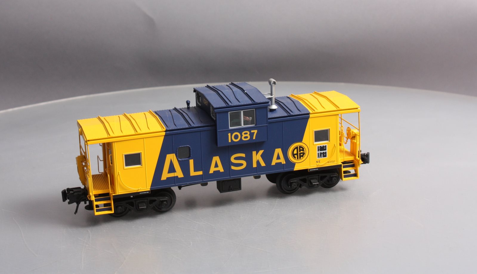 Atlas 6644-2 O Gauge Alaska Extended Vision Caboose #1087 (3 Rail) NIB