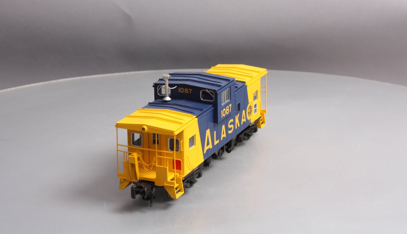 Atlas 6644-2 O Gauge Alaska Extended Vision Caboose #1087 (3 Rail) NIB
