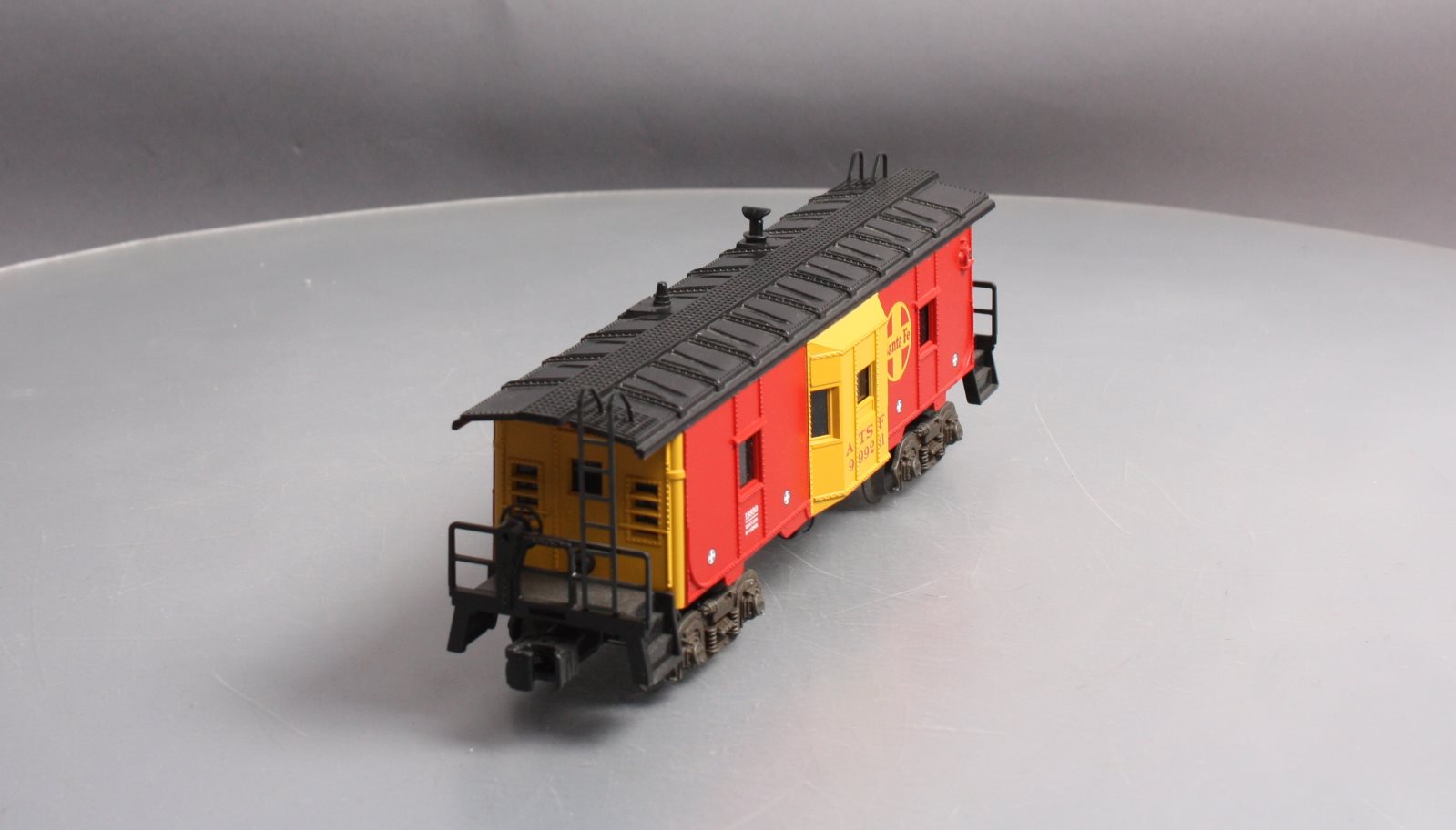 Lionel 6-19890 O Gauge Santa Fe Bay Window Caboose w/Railsounds Crew Talk