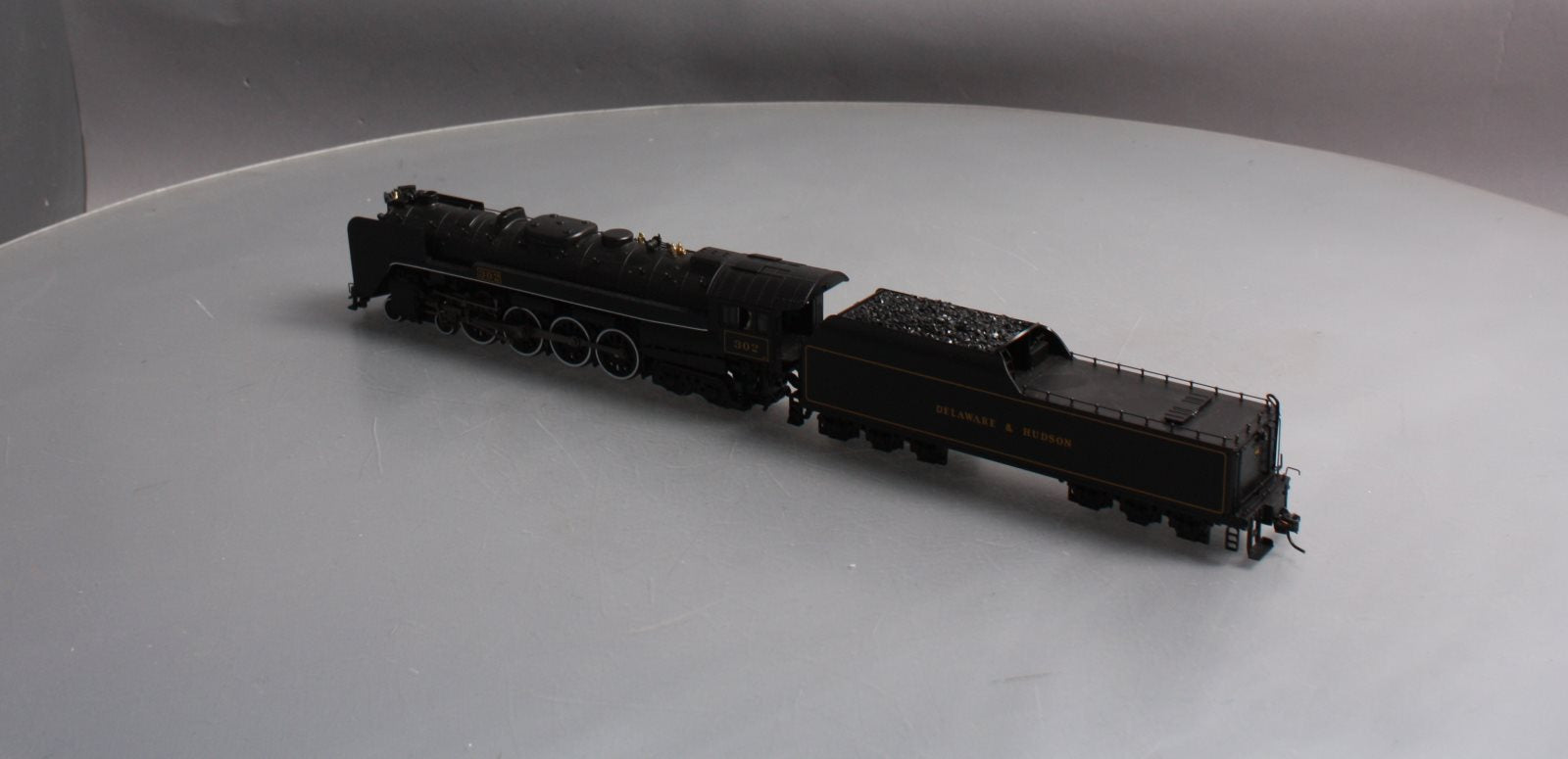 Broadway Limited 4467 HO Delaware & Hudson 4-8-4 Loco & Tender #302 w DCC