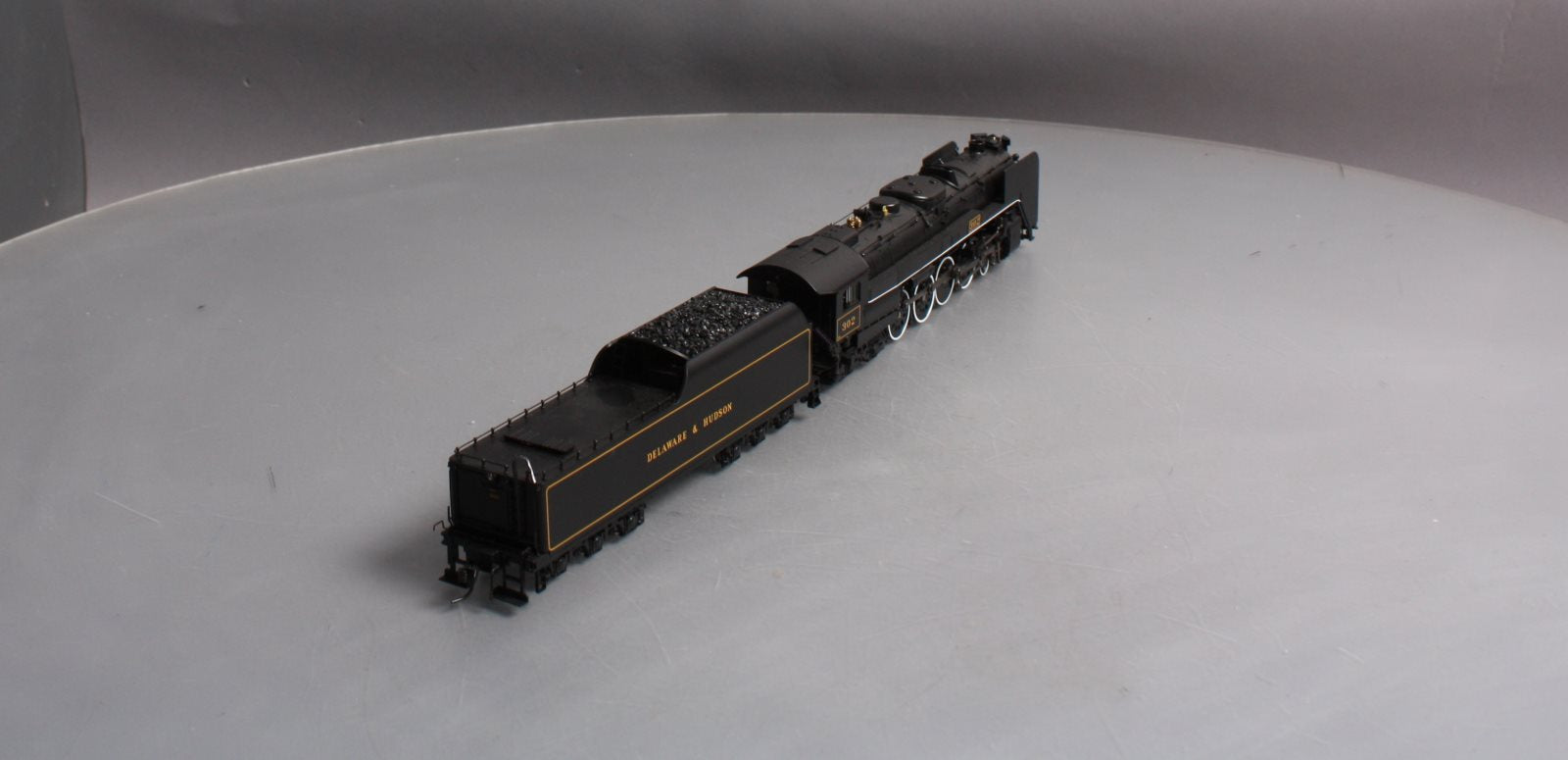 Broadway Limited 4467 HO Delaware & Hudson 4-8-4 Loco & Tender #302 w DCC