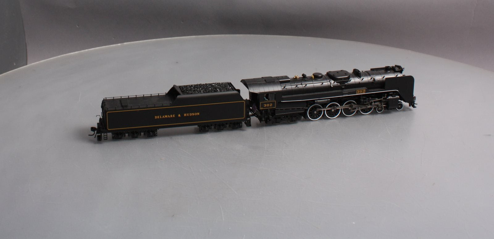 Broadway Limited 4467 HO Delaware & Hudson 4-8-4 Loco & Tender #302 w DCC