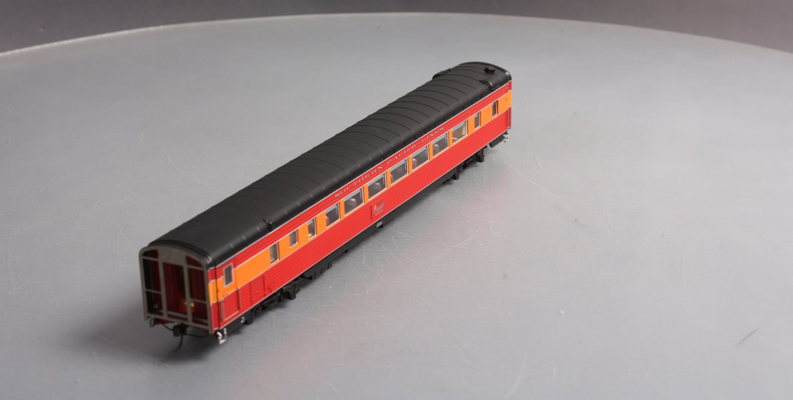 Broadway Limited 683 HO Southern Pacific Morning Daylight Single Chair Car #2485