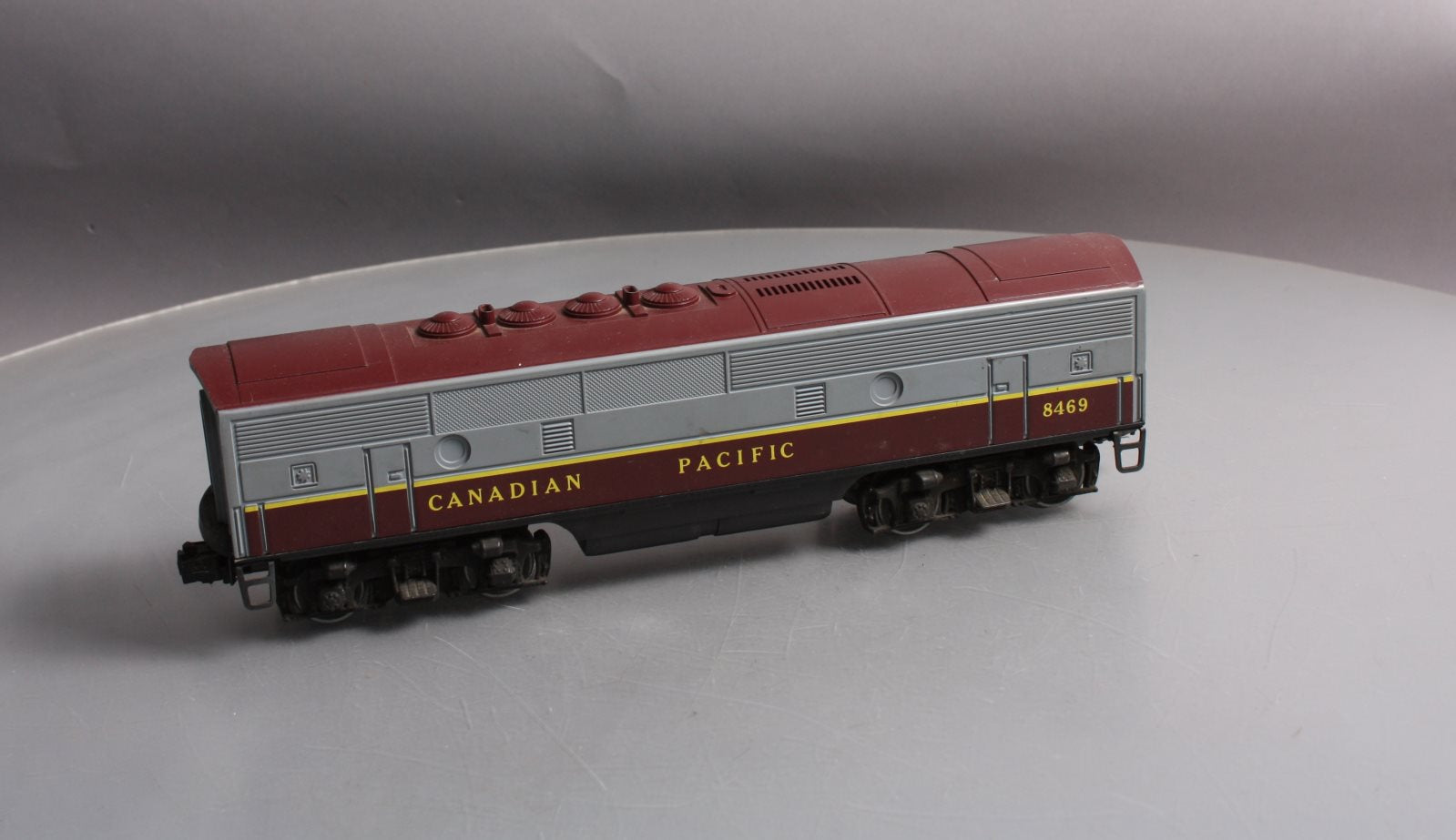 Lionel 6-8469 O Gauge Canadian Pacific F3 B-Unit Non-Powered Diesel Locomotive EX