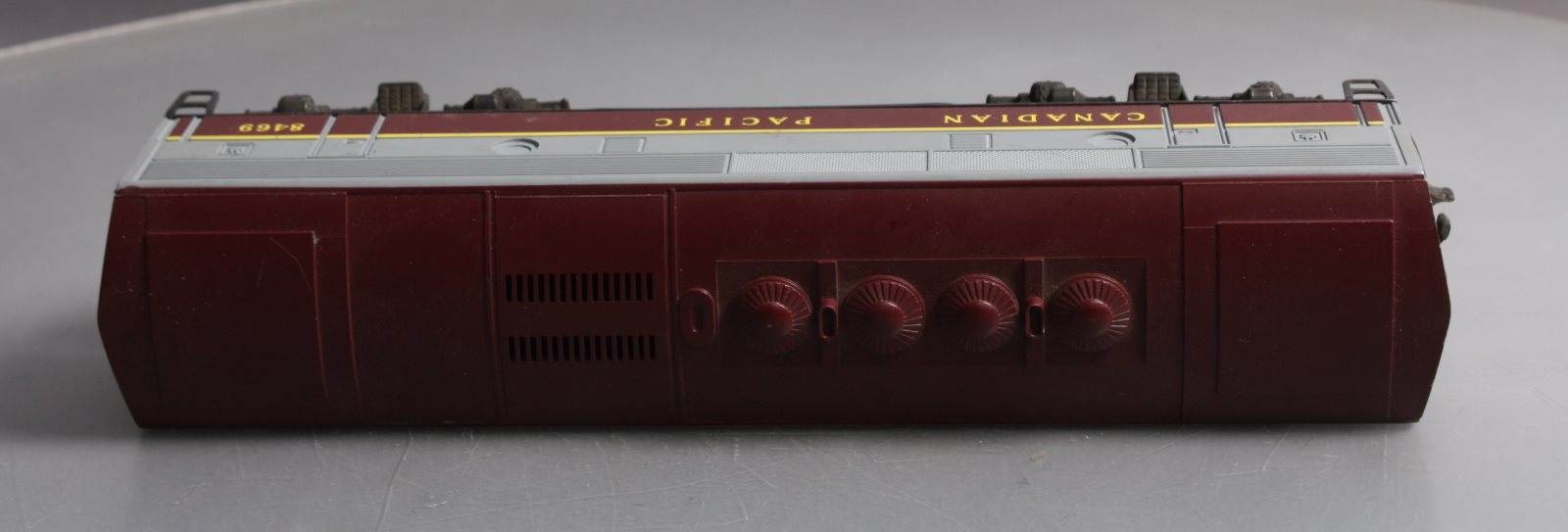 Lionel 6-8469 O Gauge Canadian Pacific F3 B-Unit Non-Powered Diesel Locomotive EX