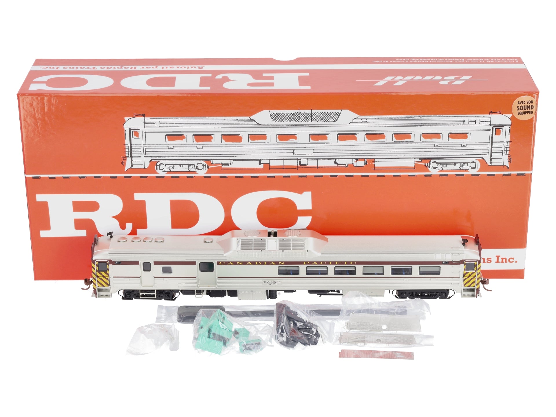 Rapido Trains 16737 HO Canadian Pacific Rail RDC-3 Diesel w/DC/DCC/SND #9021
