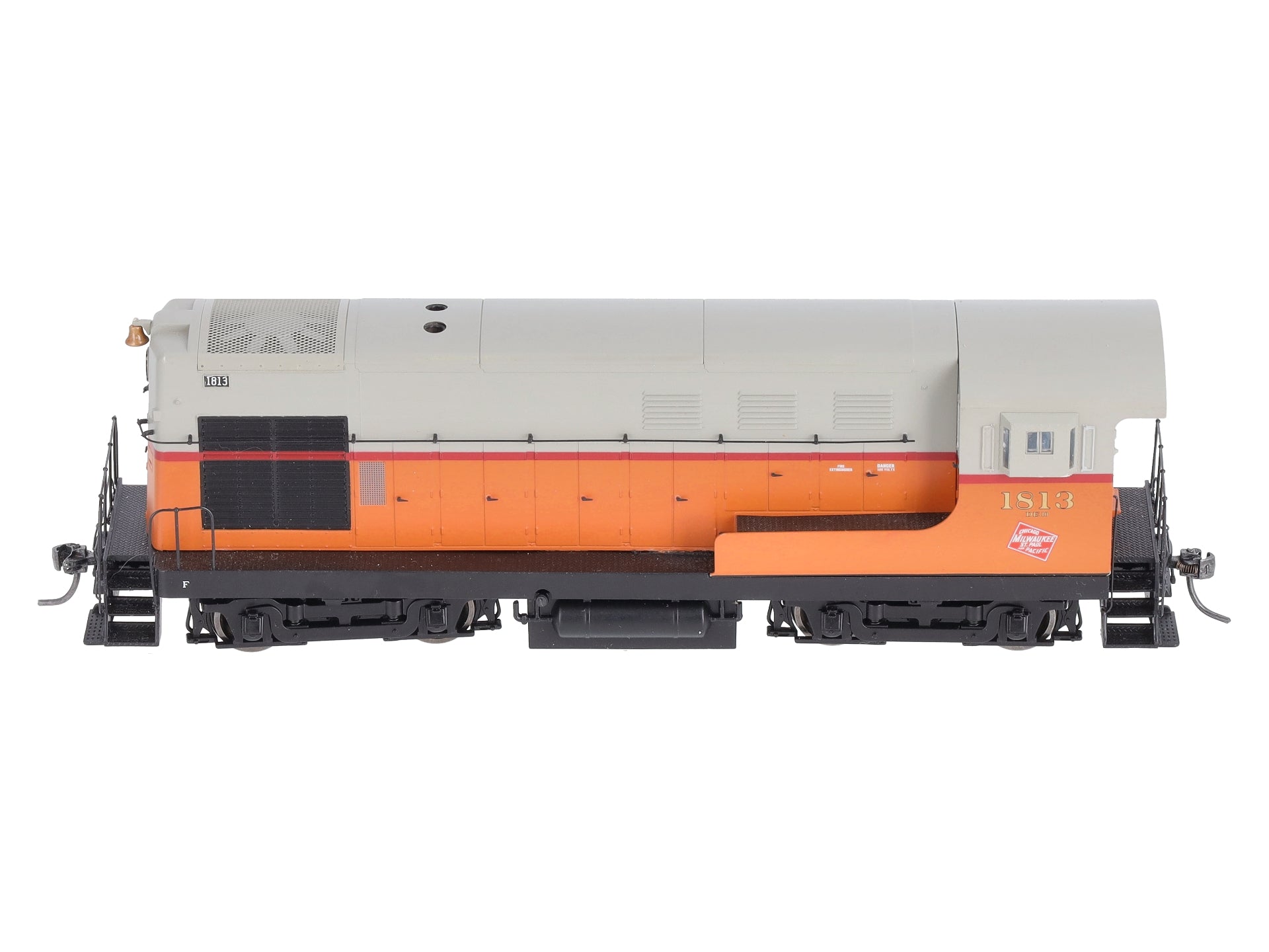 Walthers 920-47826 HO Milwaukee Road Fairbanks-Morse H10-44 - Standard DC #1813