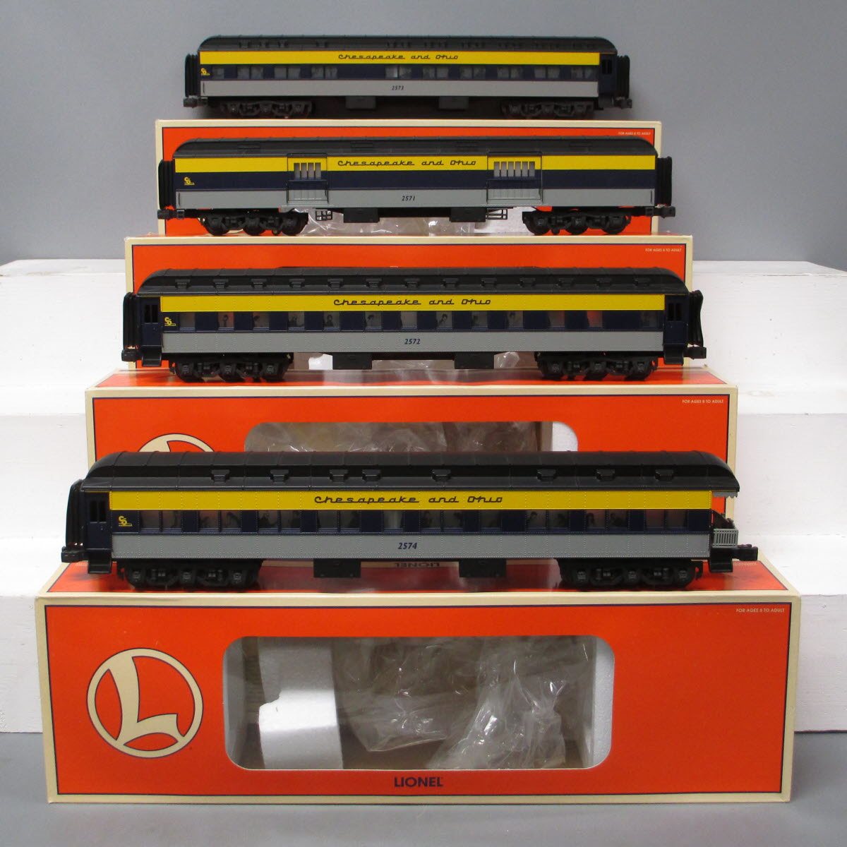 Lionel 6-19087 O Gauge Chesapeake & Ohio Heavyweight Passenger 4-Car Set LN/Box