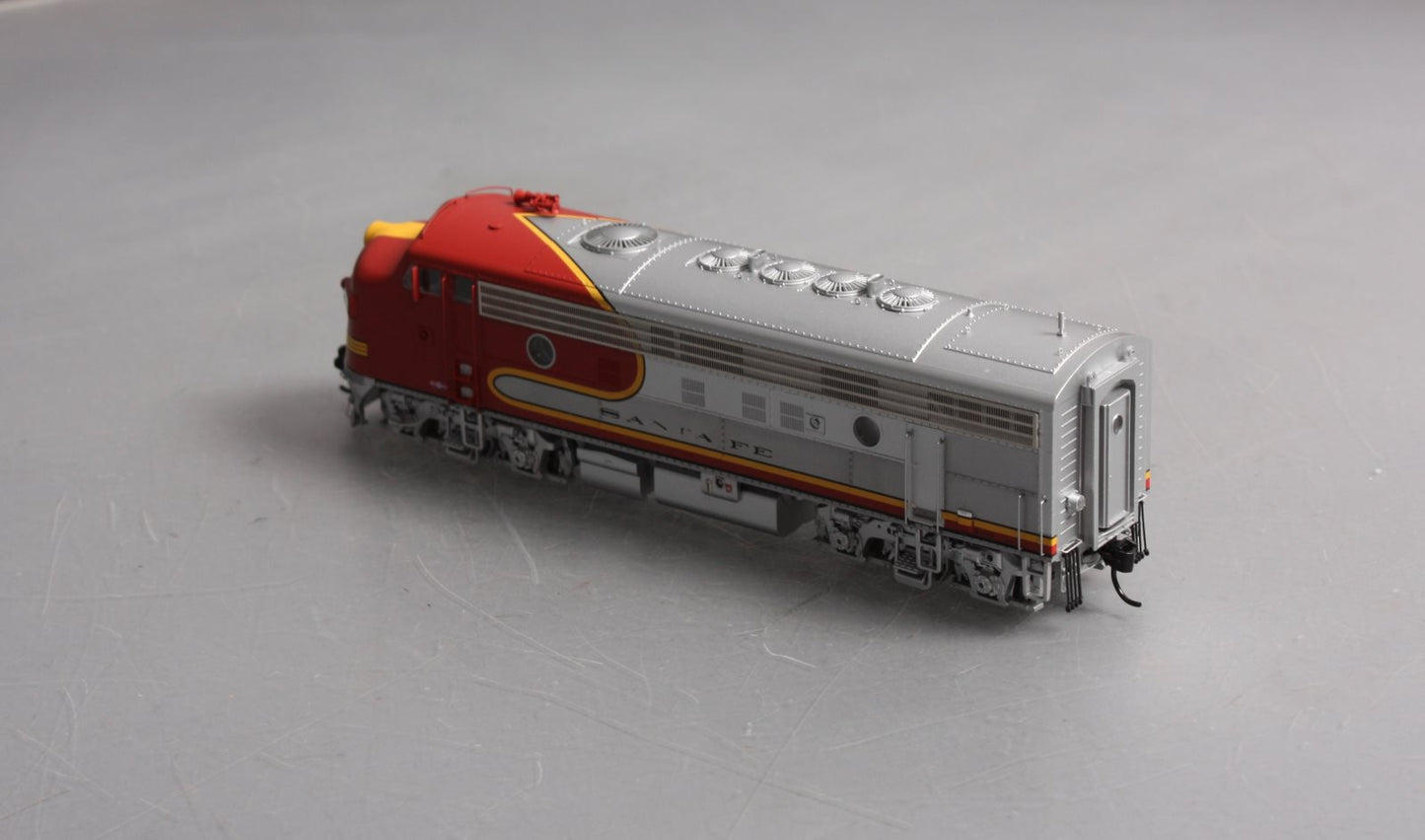Walthers 920-47922 HO ATSF F7 A Diesel Locomotive Standard DC #307L