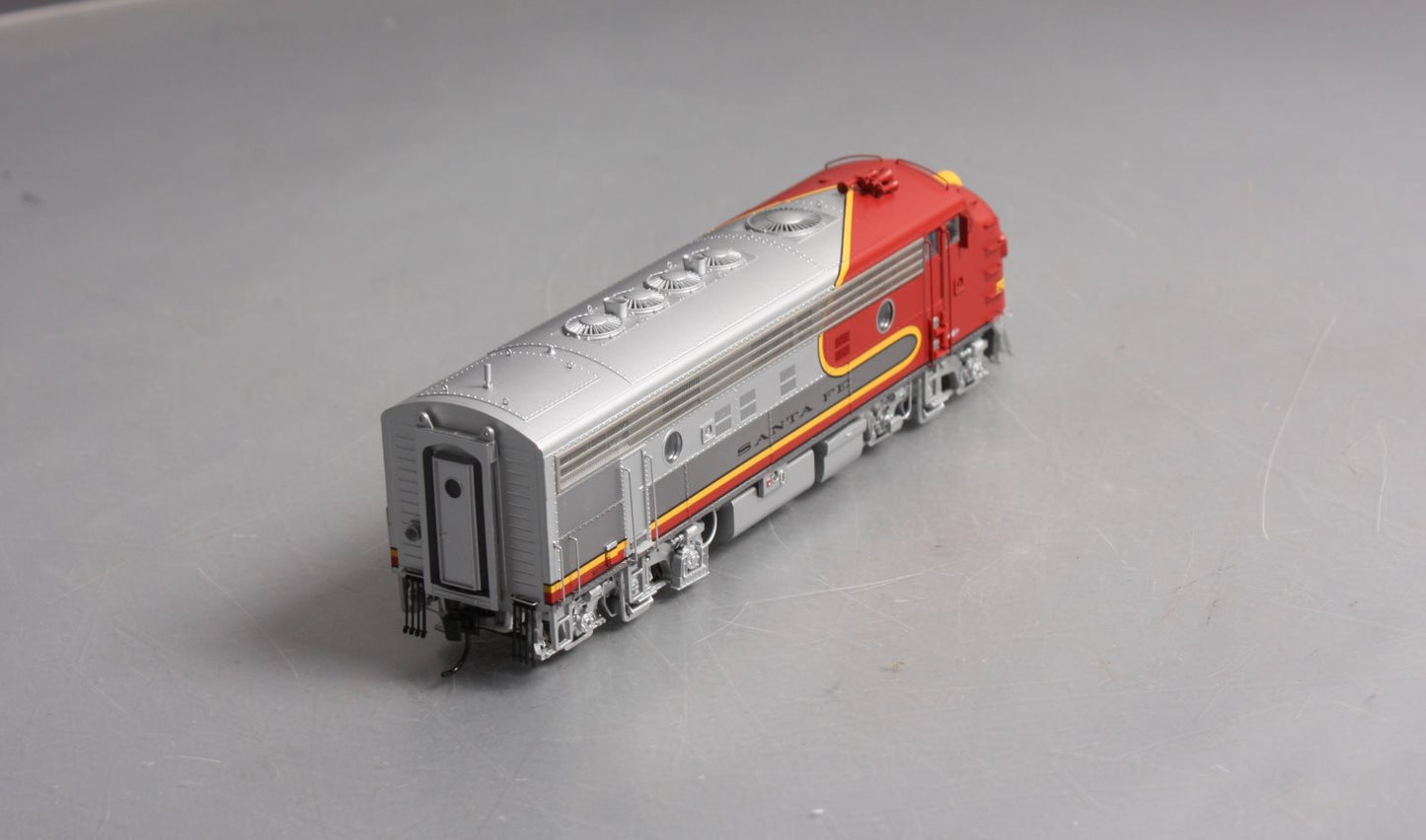 Walthers 920-47922 HO ATSF F7 A Diesel Locomotive Standard DC #307L