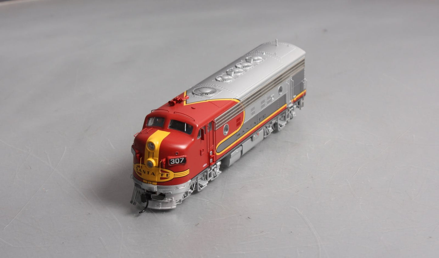Walthers 920-47922 HO ATSF F7 A Diesel Locomotive Standard DC #307L