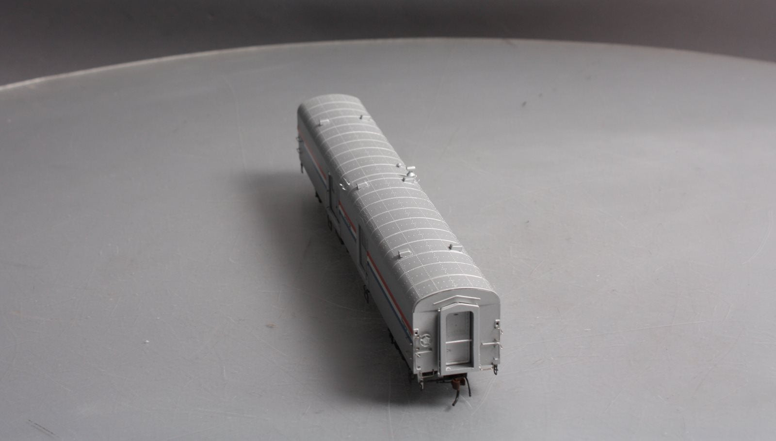 Rapido Trains 106028 HO Amtrak 73' 6