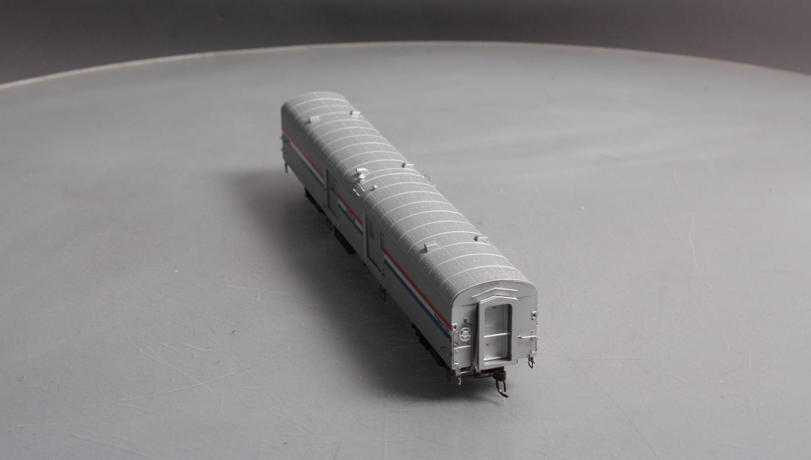 Rapido Trains 106028 HO Amtrak 73' 6