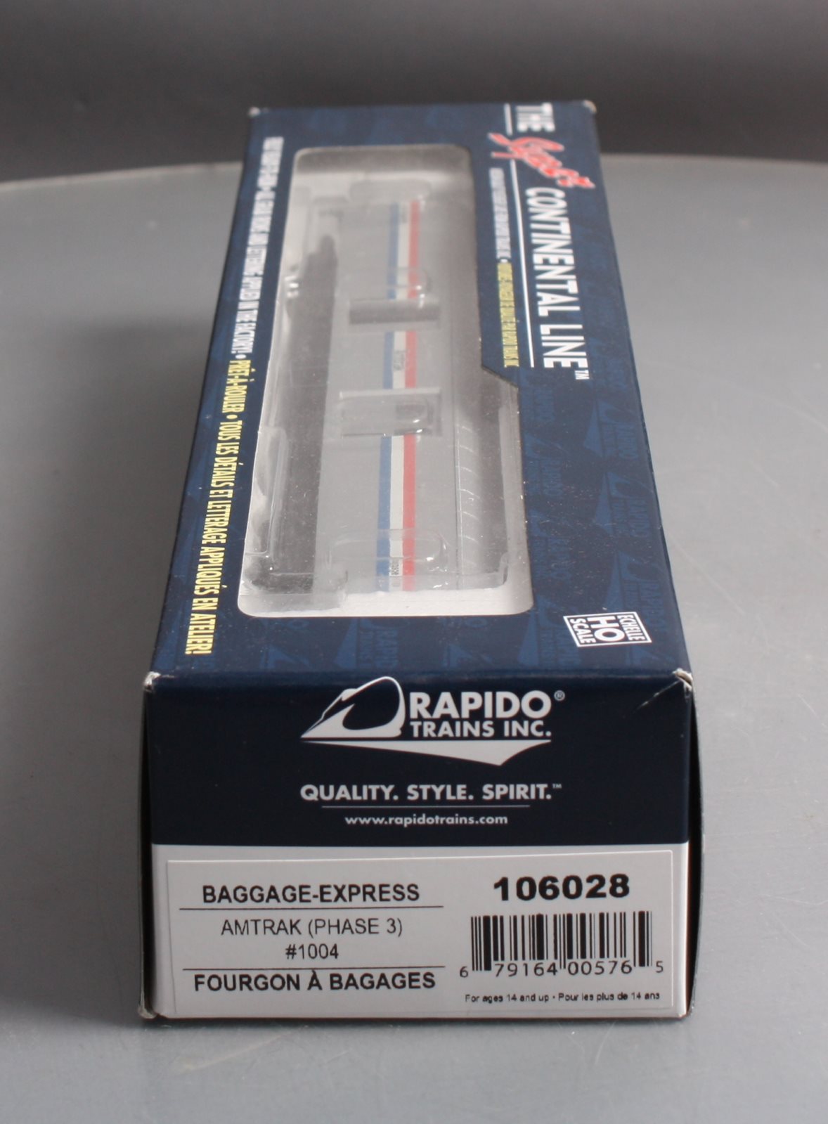Rapido Trains 106028 HO Amtrak 73' 6" Smooth Side Baggage-Express Car #1004