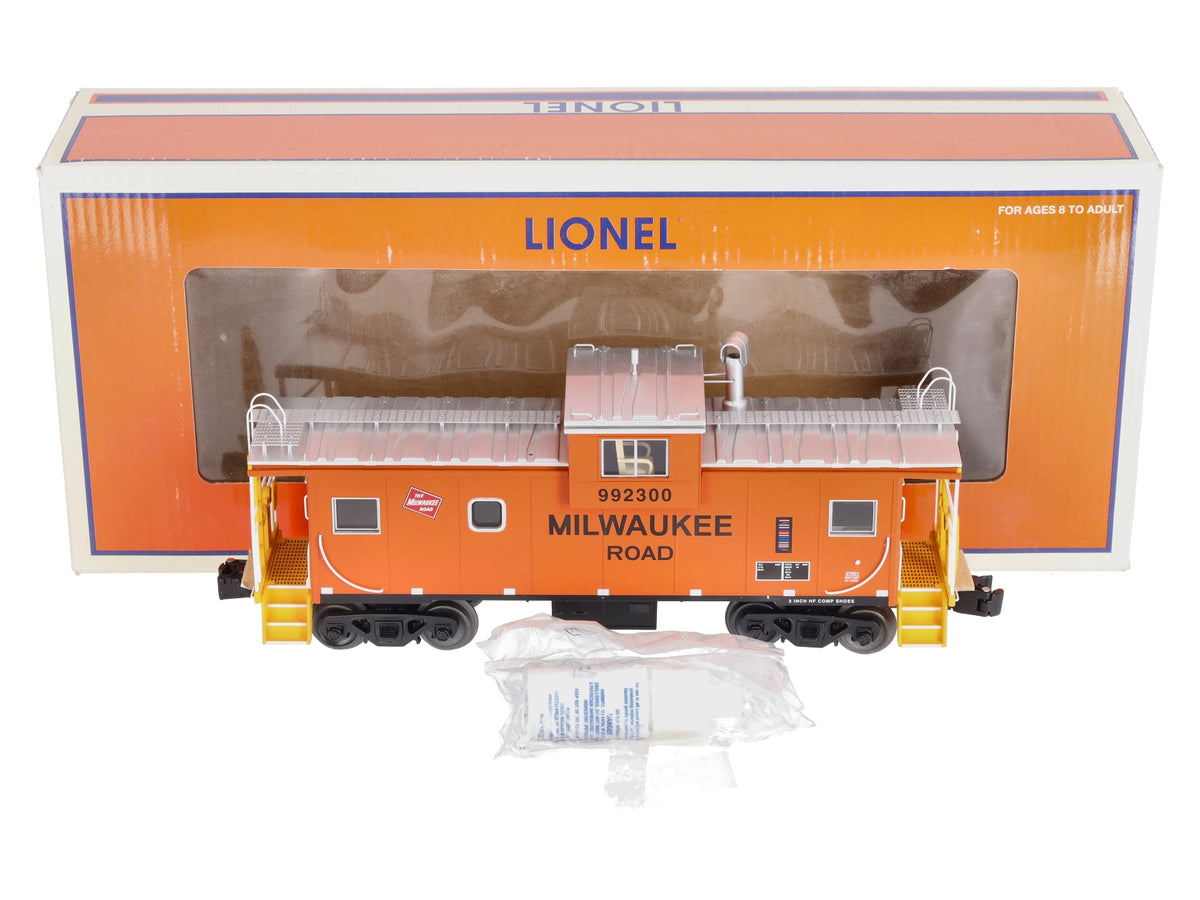 Lionel 6-27601 O Gauge Milwaukee Road Extended Lighted Caboose #992300 LN/Box