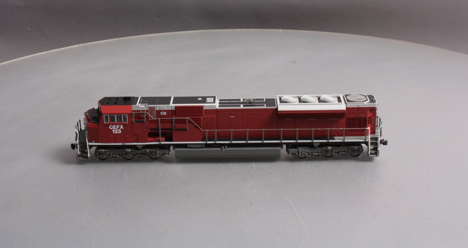 Kato 37-6361 HO Scale CEFX Leasing EMD SD90/43MAC Diesel Locomotive #123 LN/Box
