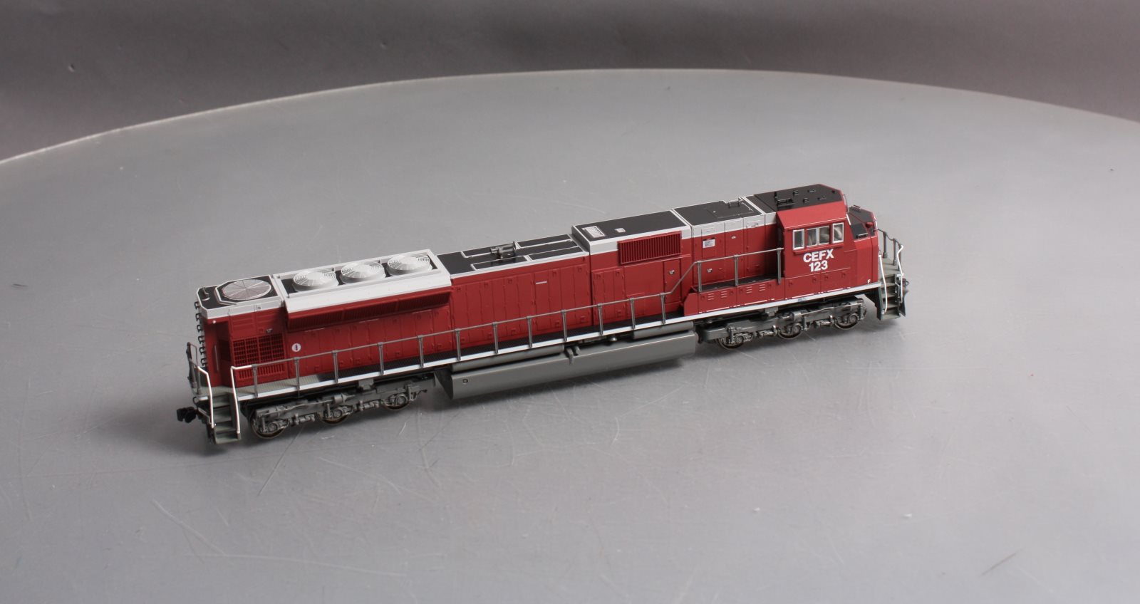 Kato 37-6361 HO Scale CEFX Leasing EMD SD90/43MAC Diesel Locomotive #123 LN/Box