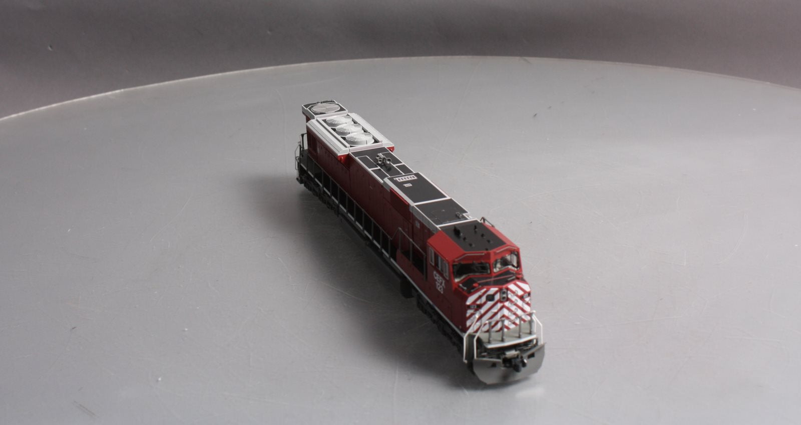 Kato 37-6361 HO Scale CEFX Leasing EMD SD90/43MAC Diesel Locomotive #123 LN/Box