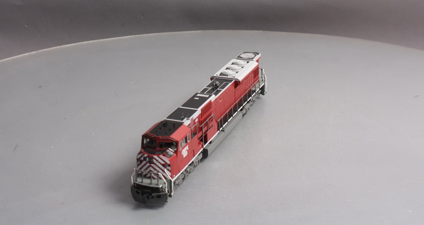 Kato 37-6361 HO Scale CEFX Leasing EMD SD90/43MAC Diesel Locomotive #123 LN/Box