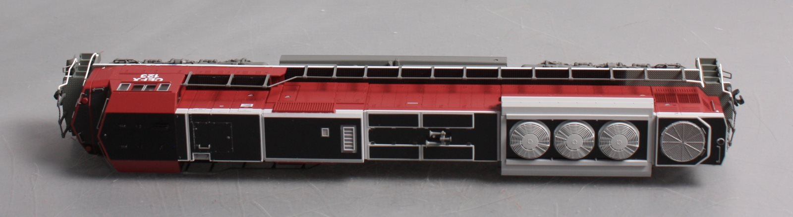 Kato 37-6361 HO Scale CEFX Leasing EMD SD90/43MAC Diesel Locomotive #123 LN/Box