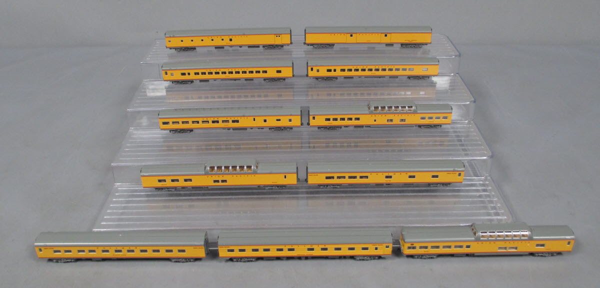 Kato 106-088 N Union Pacific City of Los Angeles Passenger Car (Set of 11) EX/Box