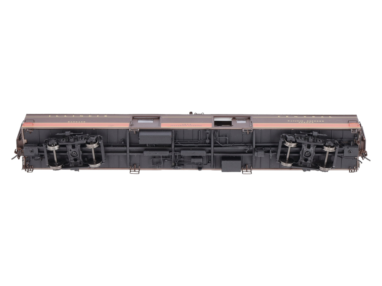 Rapido Trains 106131 HO Illinois Central 73' 6" Smooth Side Baggage #1839