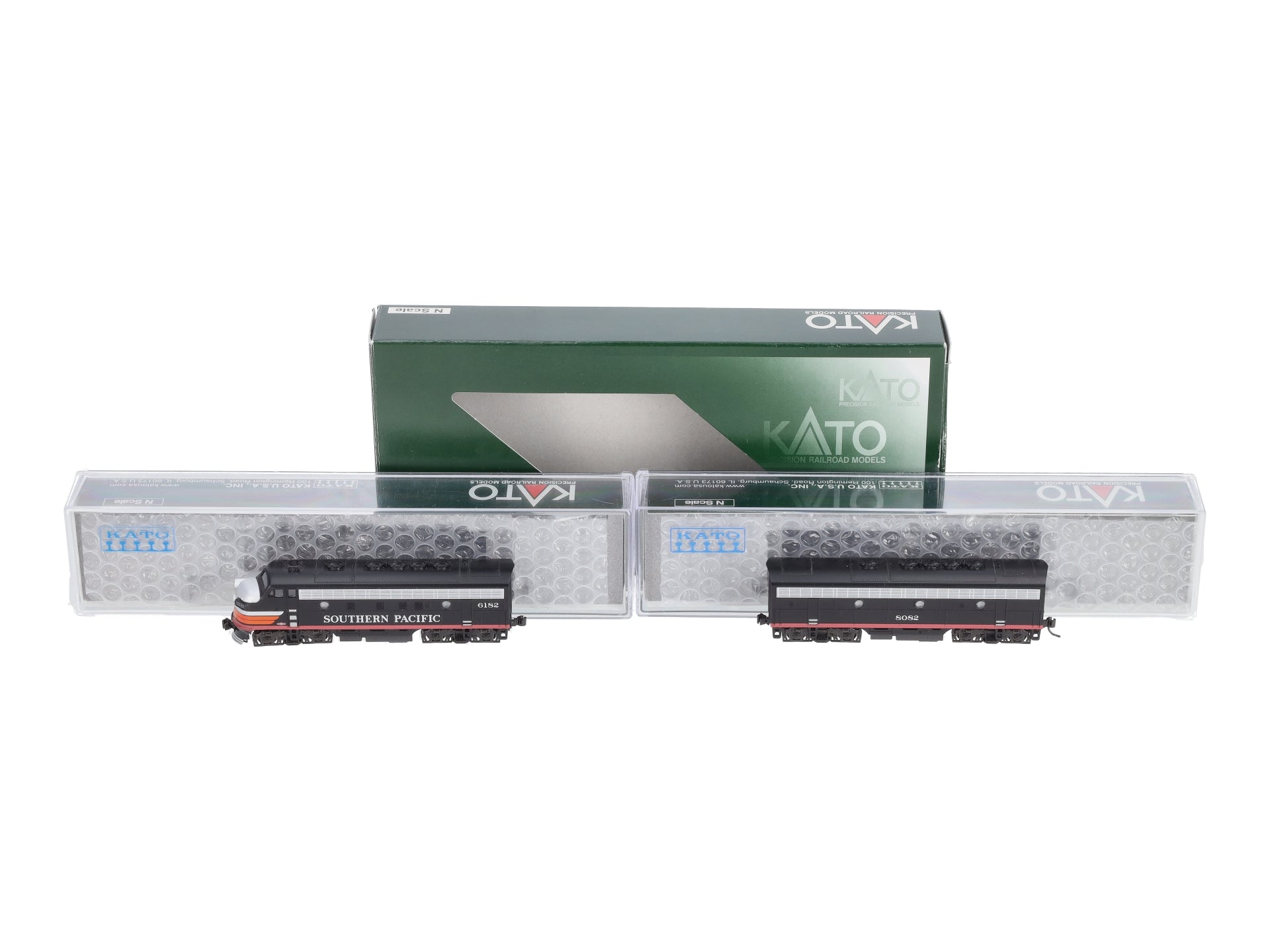 Kato 106-0427 N Southern Pacific EMD F7 A/B Diesel Locomotive #6182/8082