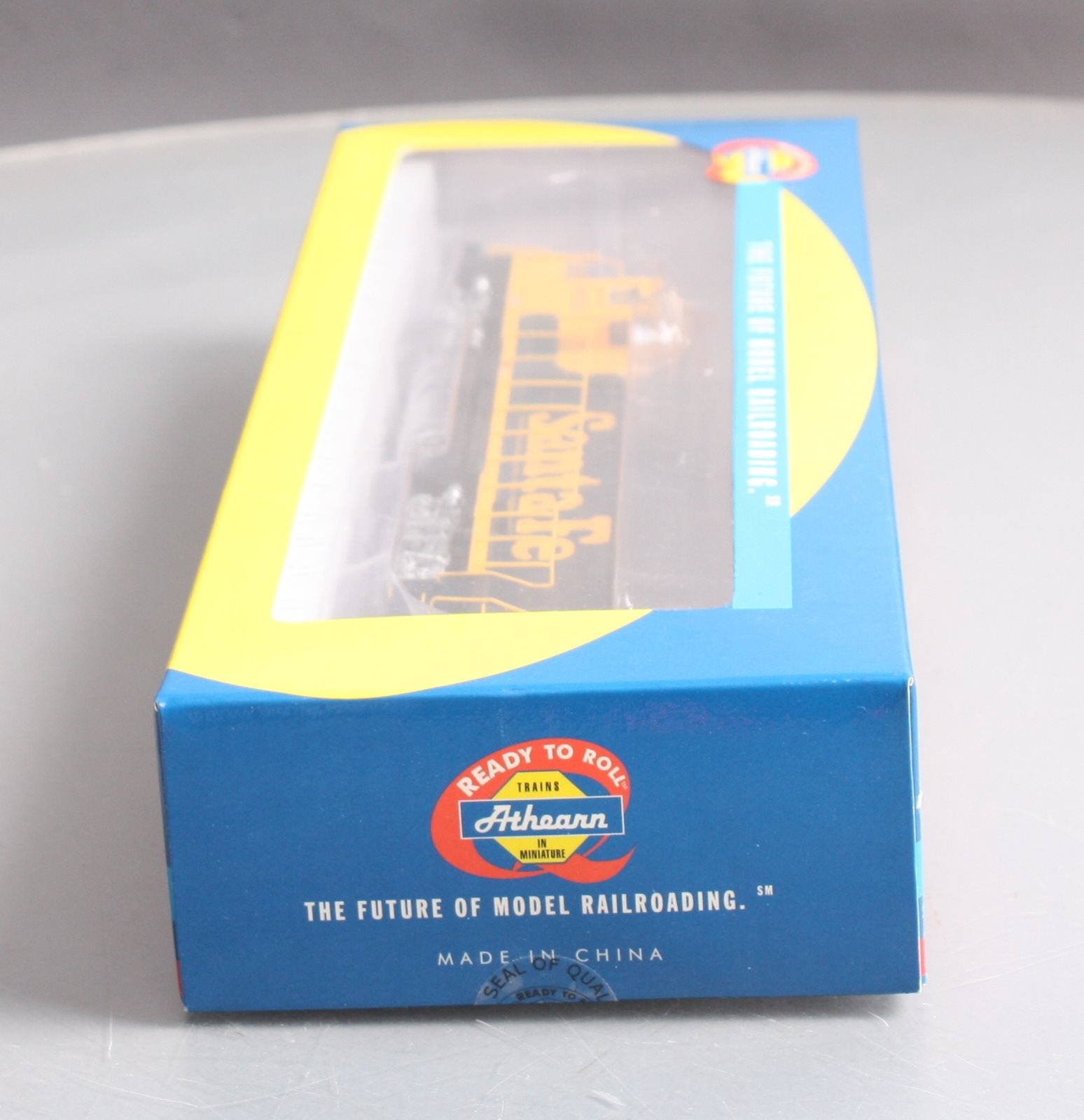 Athearn 77826 HO Scale Santa Fe GP50 Diesel Locomotive #3839 LN/Box
