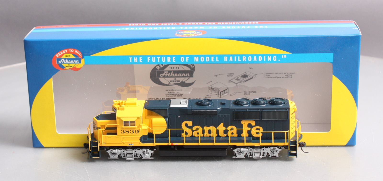 Athearn 77826 HO Scale Santa Fe GP50 Diesel Locomotive #3839 LN/Box