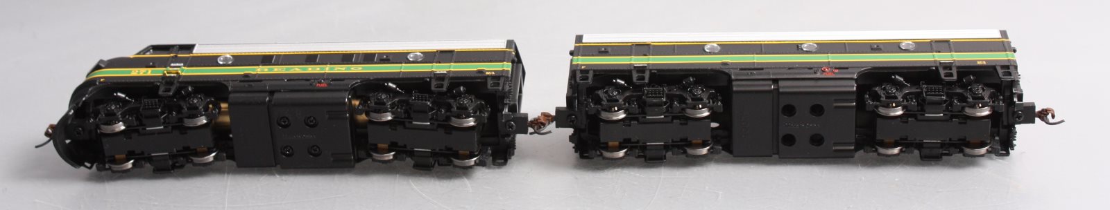 Athearn 76109 HO Scale Reading F7A/B Diesel Locomotive Set #271/#271B