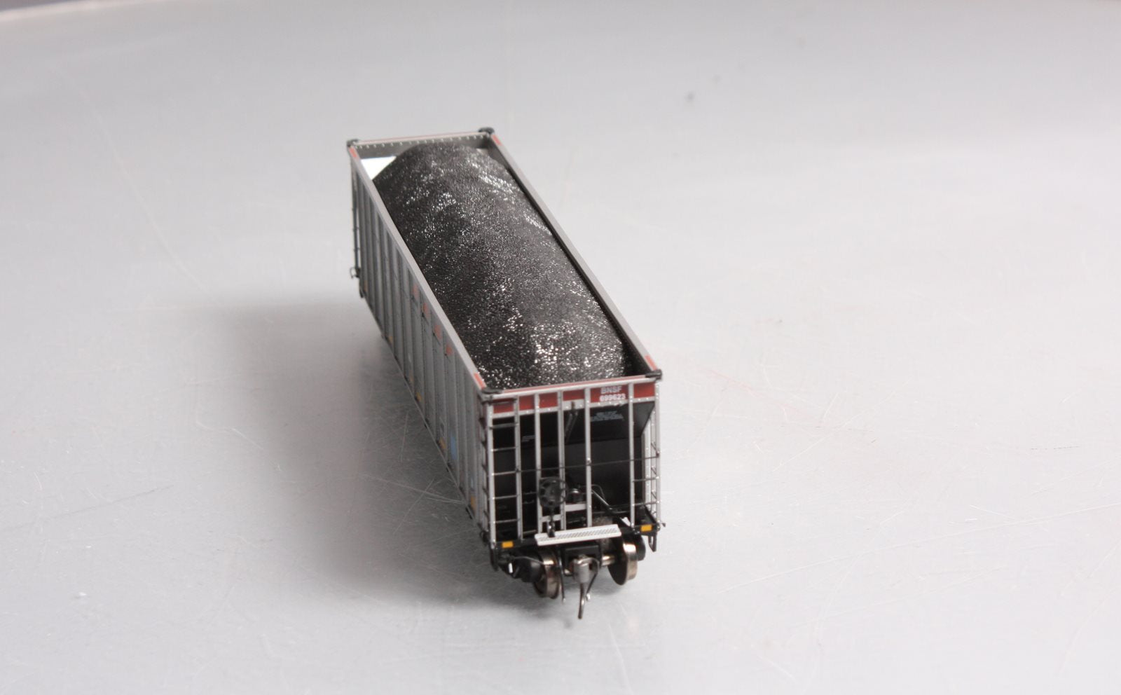 Rapido Trains 169004 HO BNSF Wedge Scheme AutoFlood III Coal Hopper #6