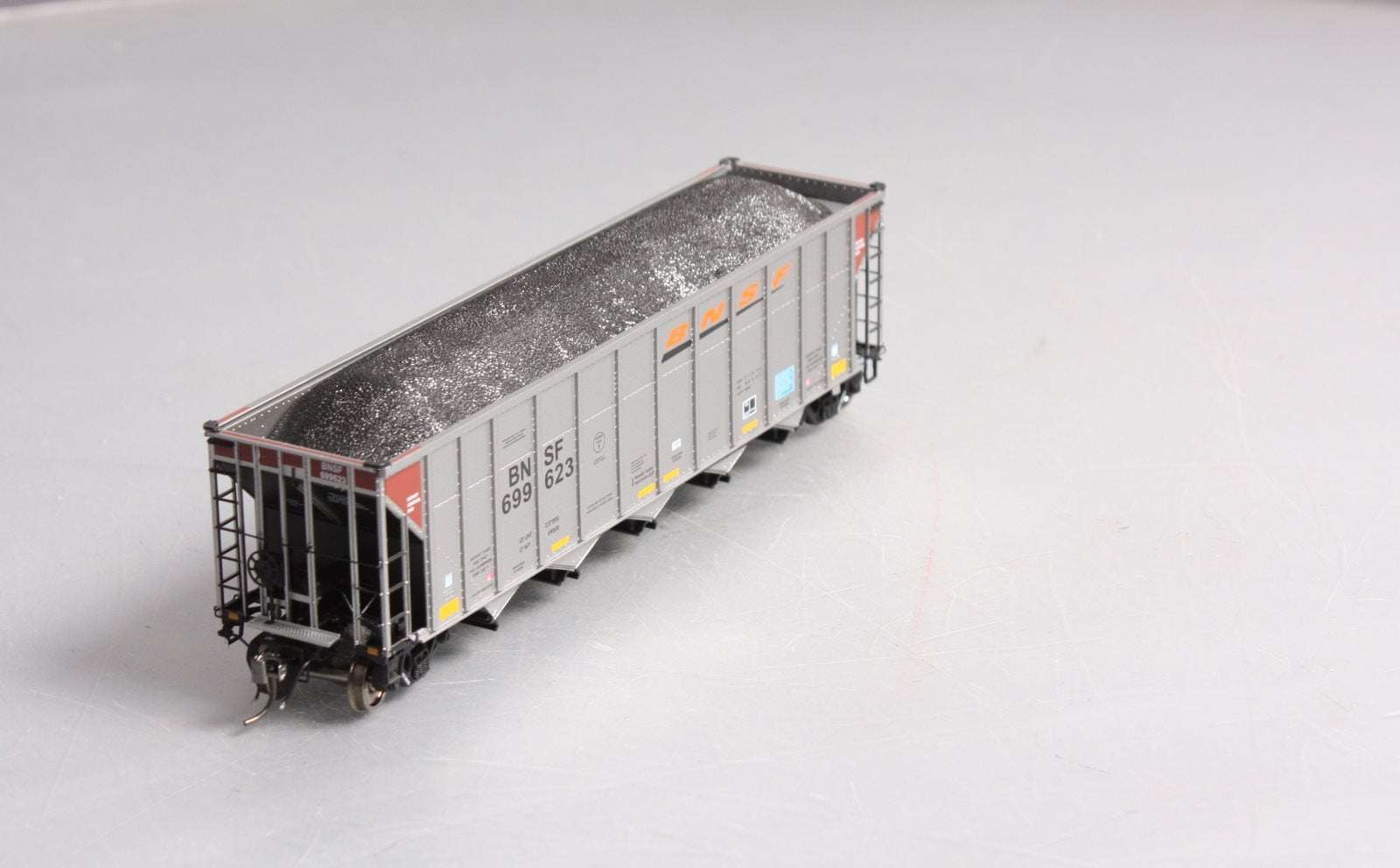 Rapido Trains 169004 HO BNSF Wedge Scheme AutoFlood III Coal Hopper #6