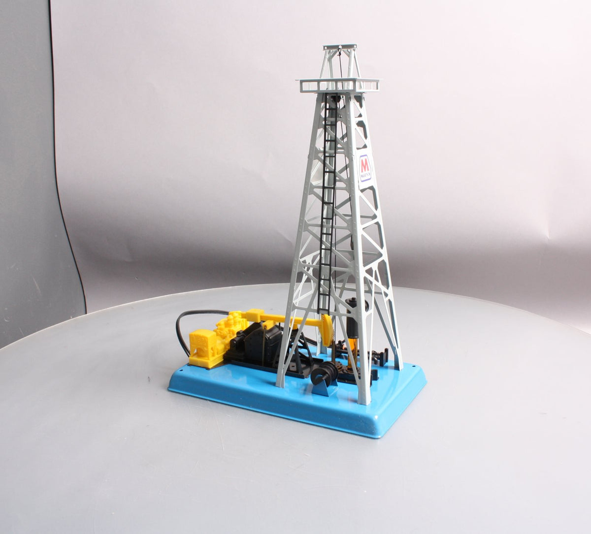 Lionel 6-12902 O Gauge Marathon Oil Derrick NIB